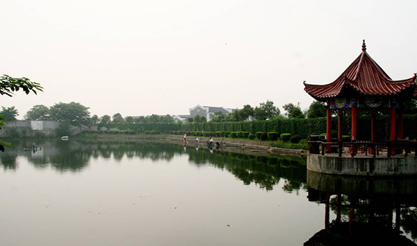 户外拓展培训基地—古龙山庄拓展基地